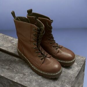 Sincerely Jules Boots size 8